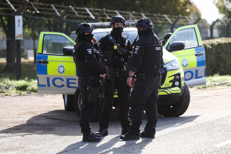 O que se sabe sobre plano frustrado de ataque terrorista à base britânica usada pelos EUA