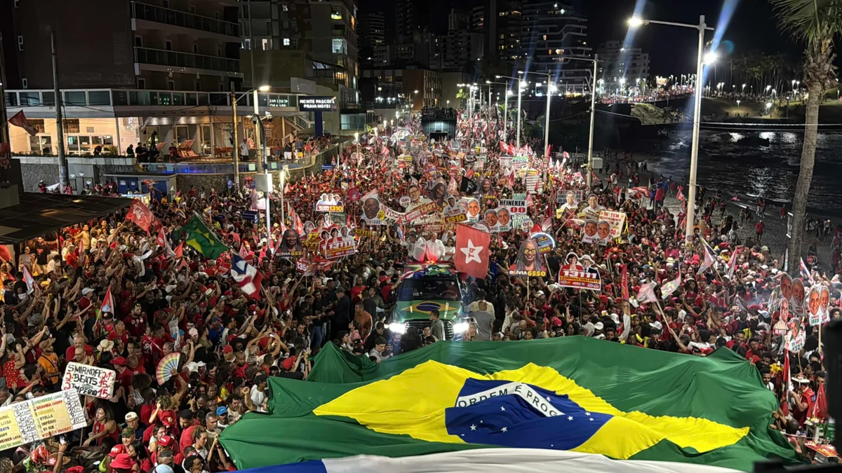 Na Bahia, Lula diz a aliados estar preocupado com crise no STF