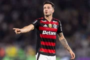 Saúl, do Flamengo, viraliza com músicas de teor sexual nas redes sociais