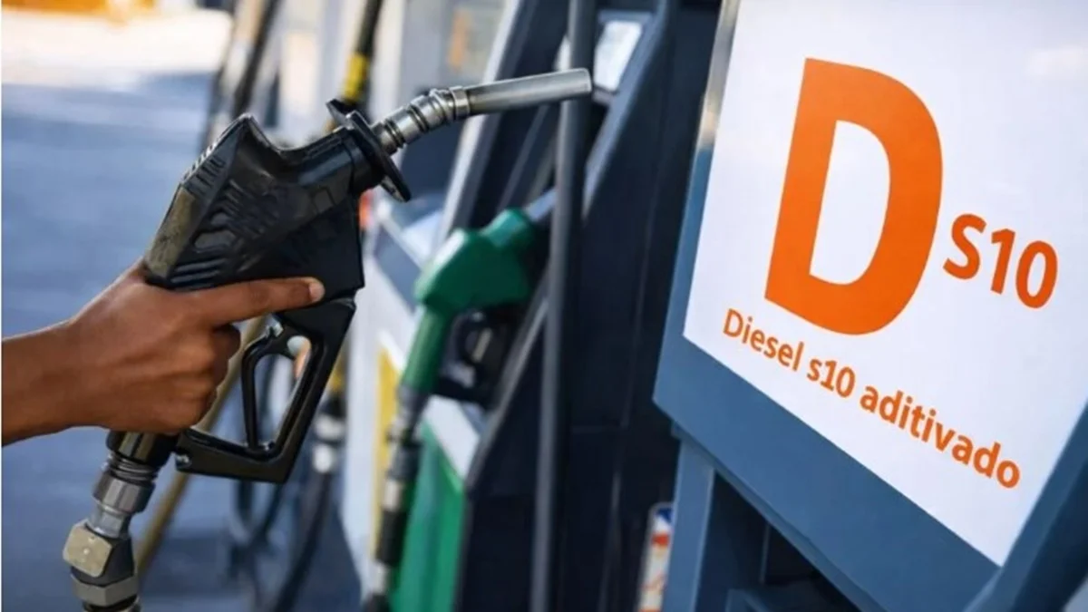 Governo afirma que abastecimento de diesel S-10 está garantido em outubro