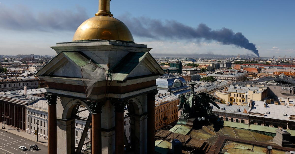 Trump convida a Ucrânia a cessar os ataques a alvos de diesel russos