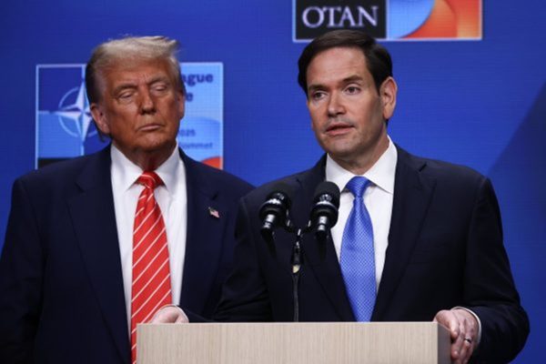 Trump cobra que aliados sigam EUA e classifiquem 24 grupos como terroristas