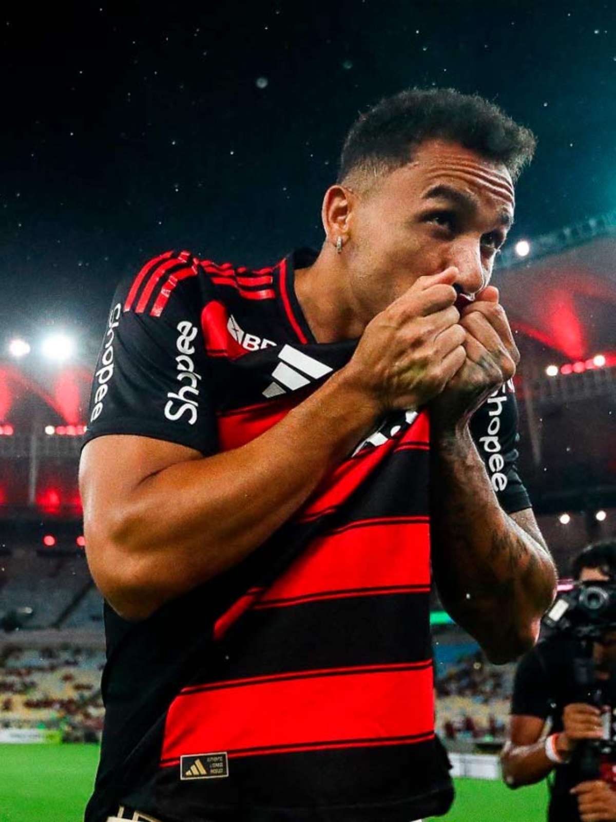 Jogador do Fla, Danilo revela "drama" com filho torcedor do Flu