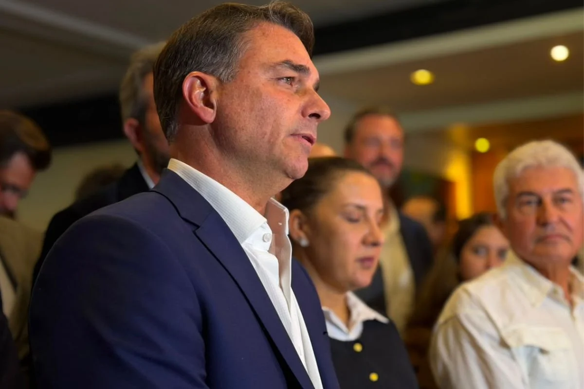 Flávio explora bets para atacar Lula e reduzir rejeição entre as mulheres