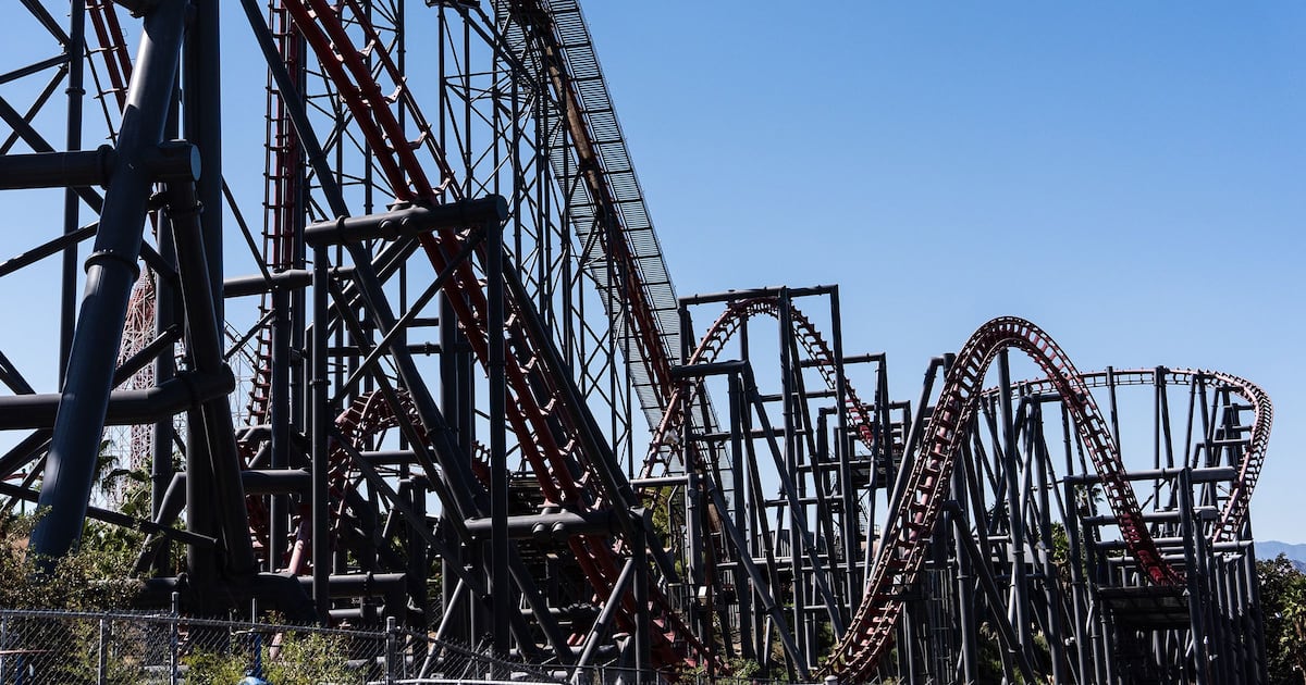 Six Flags vai fechar montanha-russa mundialmente famosa após investigação da CNN revelar anos de lesões e mortes