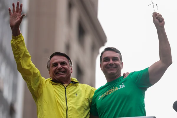 Publicitário diz que agenda impediu jantar entre Bolsonaro e Vorcaro - destaque galeria