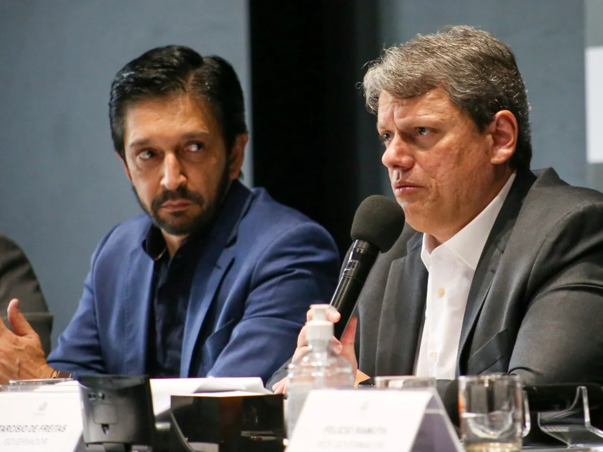 TRE-SP proíbe propaganda de Tarcísio com participação de Nunes