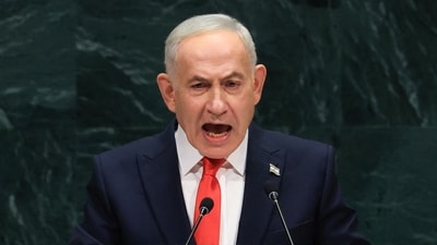 Benjamin Netanyahu made an unannounced one-day trip to Abu Dhabi on Sunday, September 27, and met Sheikh Mohammed bin Zayed. (AFP)