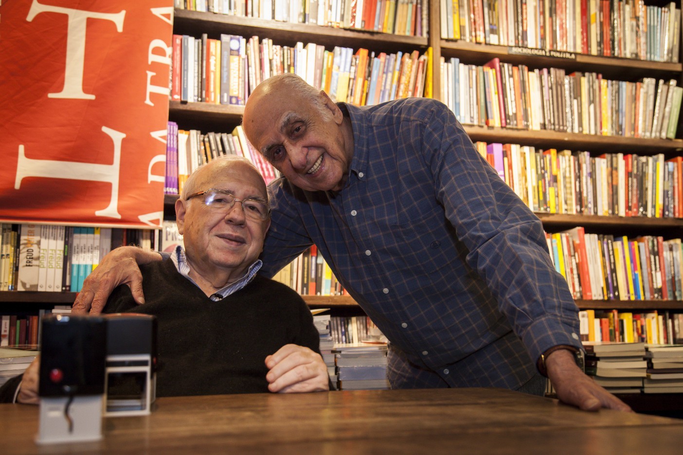 Zuenir Ventura - Luis Fernando Verissmo lança o livro "Verissimas", na Travessa de Ipanema — Foto: Hermes de Paula / Agencia O Globo