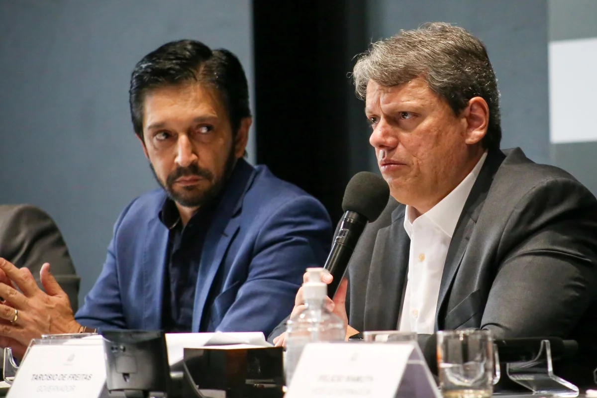 TRE-SP proíbe propaganda de Tarcísio com participação de Nunes