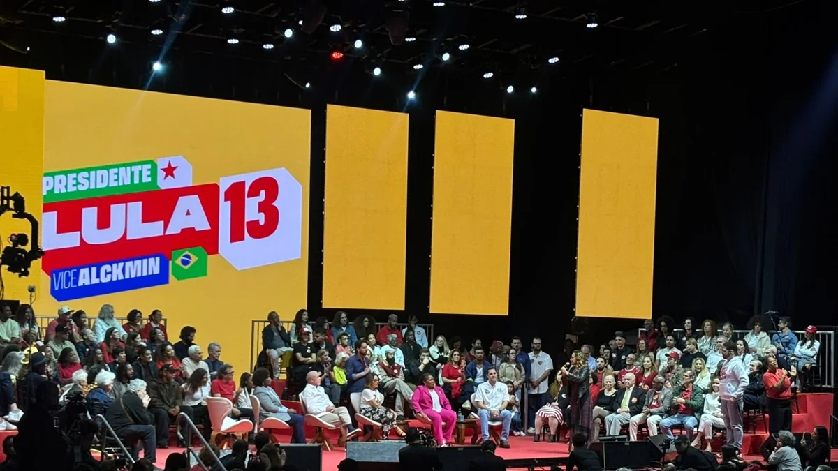 Lula reúne cerca de 100 artistas em ato de campanha sobre cultura no Rio