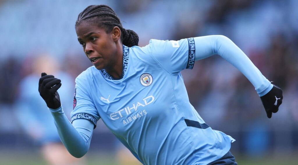 Shaw ajuda a manter o Man City invicto no início da WSL