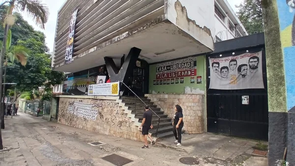 Antigo centro de tortura da ditadura ganha nova fachada e festa em BH