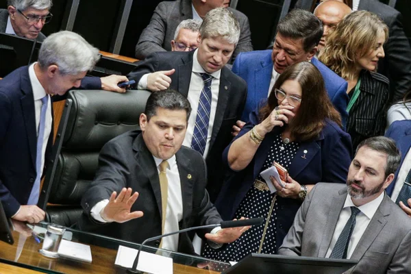 Alcolumbre tem cenário desafiador no Amapá em meio a desgastes em Brasília
