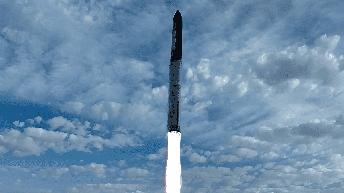Durante o voo de 65 minutos, a Starship 40 liberou 20 satélites Starlink V3 para testes de carga. Imagem: Divulgação/SpaceX