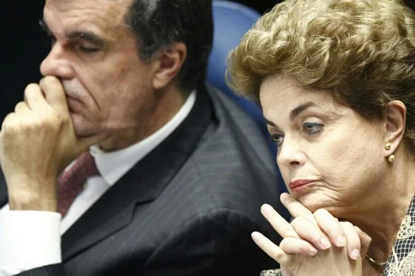 Ex-ministro de Dilma doa para o sobrinho da ex-presidente - destaque galeria