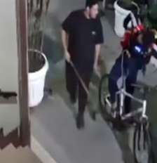Entregadores são suspeitos de linchar ciclista em Copacabana Foto: Reprodução/Redes sociais