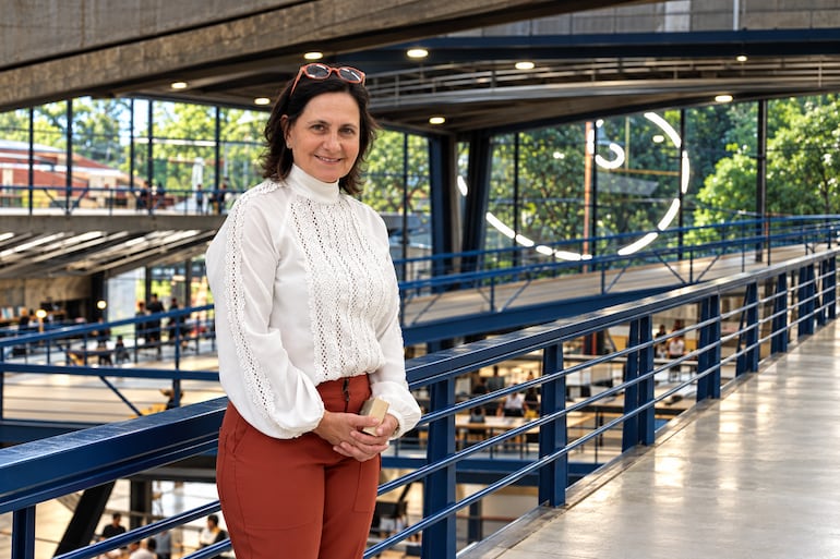 Vera Mirandez celebra os 30 anos de Dona Deôla no endereço da padaria da avó