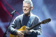 Ameaça contra Chico Buarque pode configurar crime e exige provas; entenda