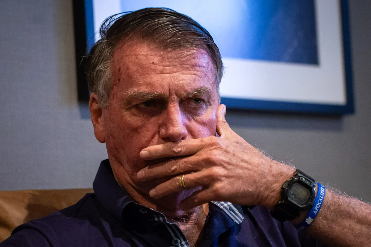 Bolsonaro desiste de pedido para suspender execução da pena