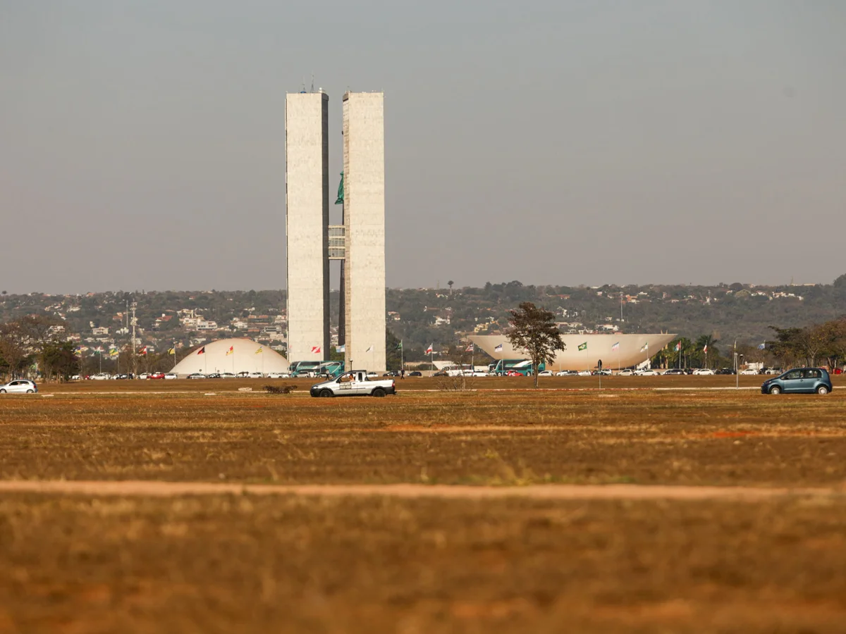 DF entra em alerta vermelho para umidade abaixo de 12% nesta terça-feira
