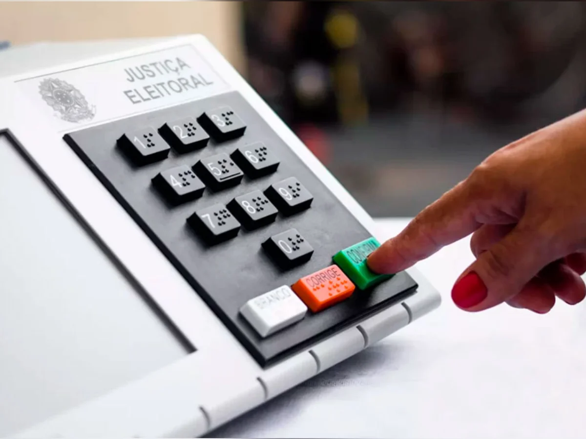 Eleitores com deficiência podem pedir transporte gratuito até segunda-feira