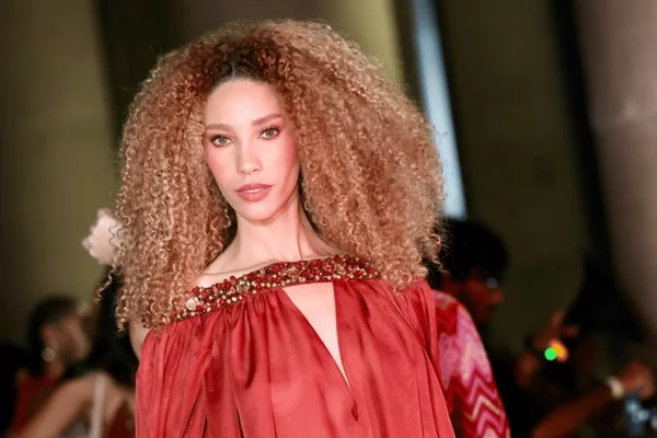 Victor Dzenk, Sun Rose e Almacor levam diversidade ao Metrópoles Catwalk