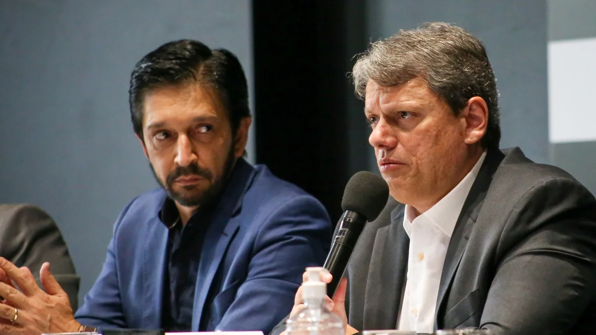 TRE-SP proíbe propaganda de Tarcísio com participação de Nunes