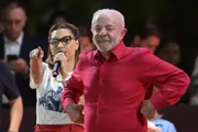Presidente Lula e primeira-dama Janja participam de ato de campanha em Ceilândia, no Distrito Federal