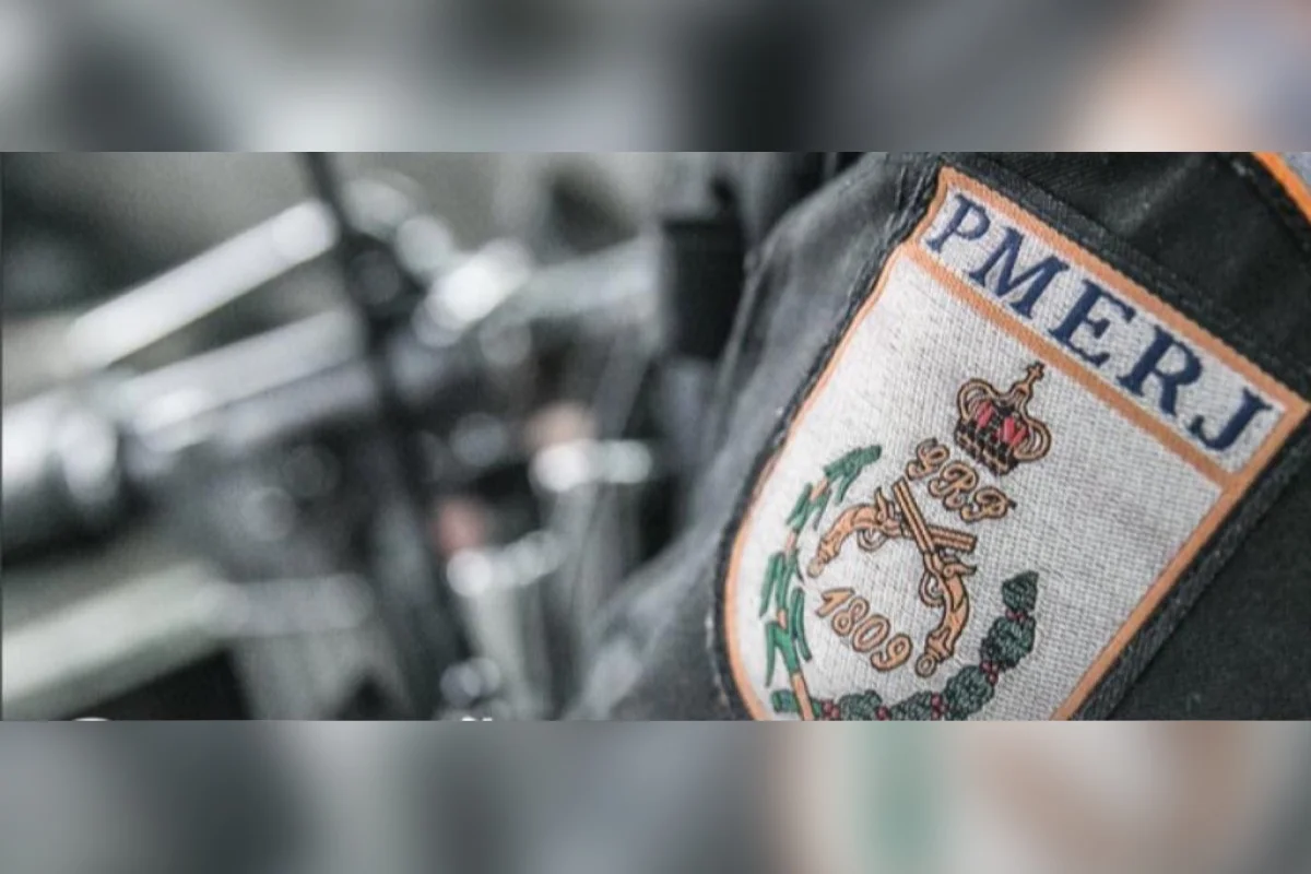 RJ: PM vira réu após torturar dupla com spray de pimenta em ônibus fechado