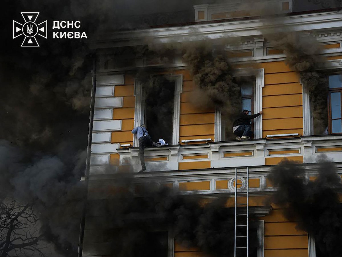 VÍDEO: ucranianos fogem pelas janelas após ataque russo atingir prédio em Kiev