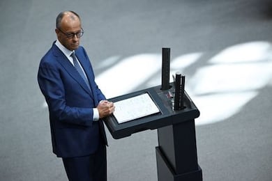Chanceler da Alemanha acusa partido de inspirações nazistas de incitar ‘limpeza étnica’