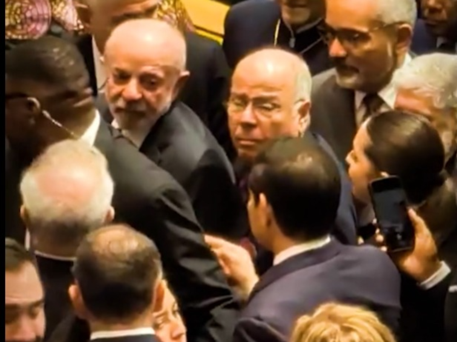 Lula olha para tr&aacute;s, mas n&atilde;o cumprimenta Marco Rubio durante Assembleia Geral da ONU