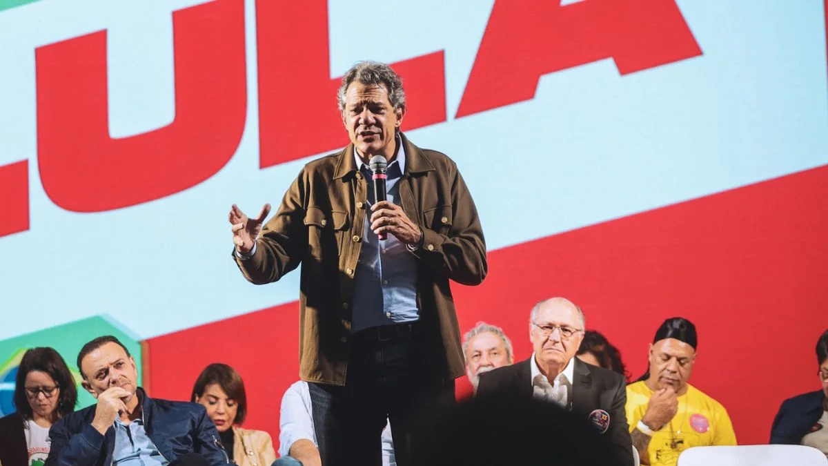 Haddad diz que 2026 “não está fácil” e ataca extrema-direita durante evento