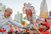 Na Bahia, Lula chama ACM Neto de jóquei de cabrito e Flávio de mequetrefe