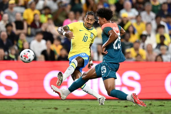 Ancelotti usa Raphinha em nova posição e quer repetir sucesso do Barcelona - destaque galeria