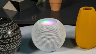 HomePod mini 2 vaza no código da Apple com visual conhecido e cores inéditas