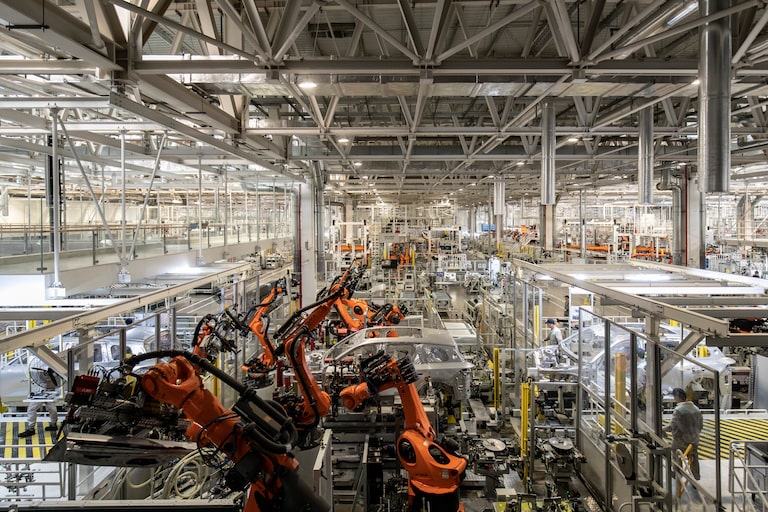 China já produz carros suficientes para atender ao mercado interno, aos EUA e à Europa