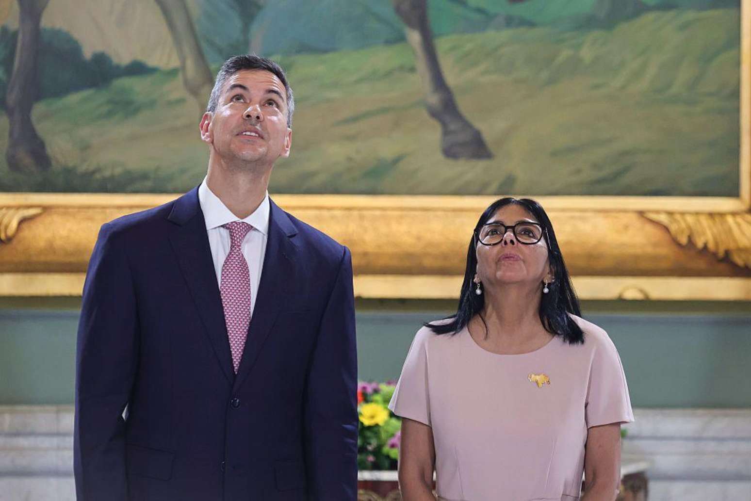 Delcy Rodríguez recebeu o presidente do Paraguai, Santiago Peña, no Palácio de Miraflores, em Caracas, antes de viajar a Nova York