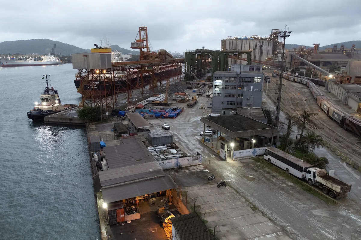 Foto aérea do porto de Santos - Metrópoles