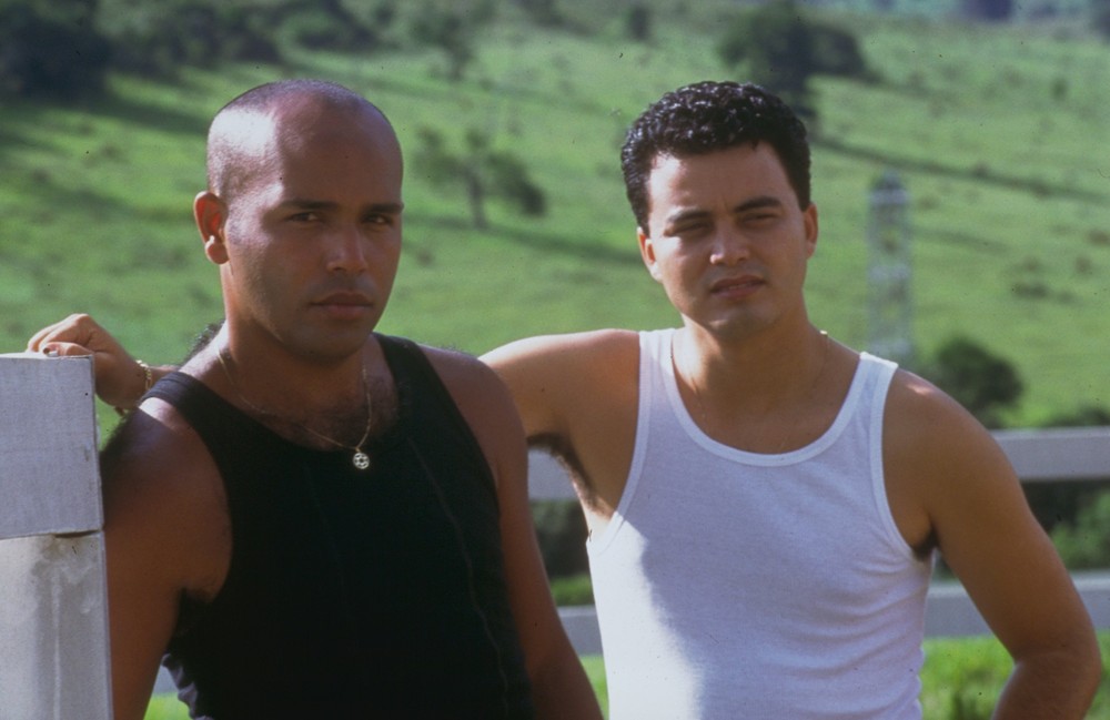 Rick e Renner em 1999, logo após o sucesso de 'Ela é demais' — Foto: Divulgação