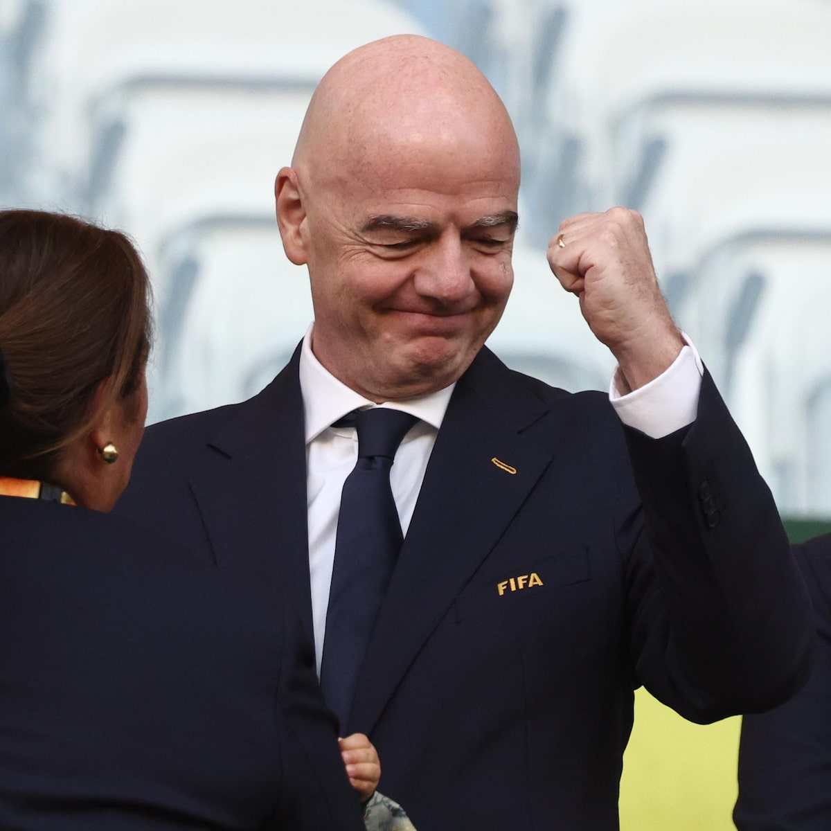 Jornal inglês revela salário não declarado de Infantino para bancar vida luxuosa em Miami