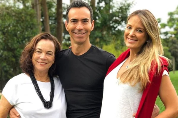 César Tralli relembra a mãe quatro anos após morte dela em acidente aéreo - destaque galeria
