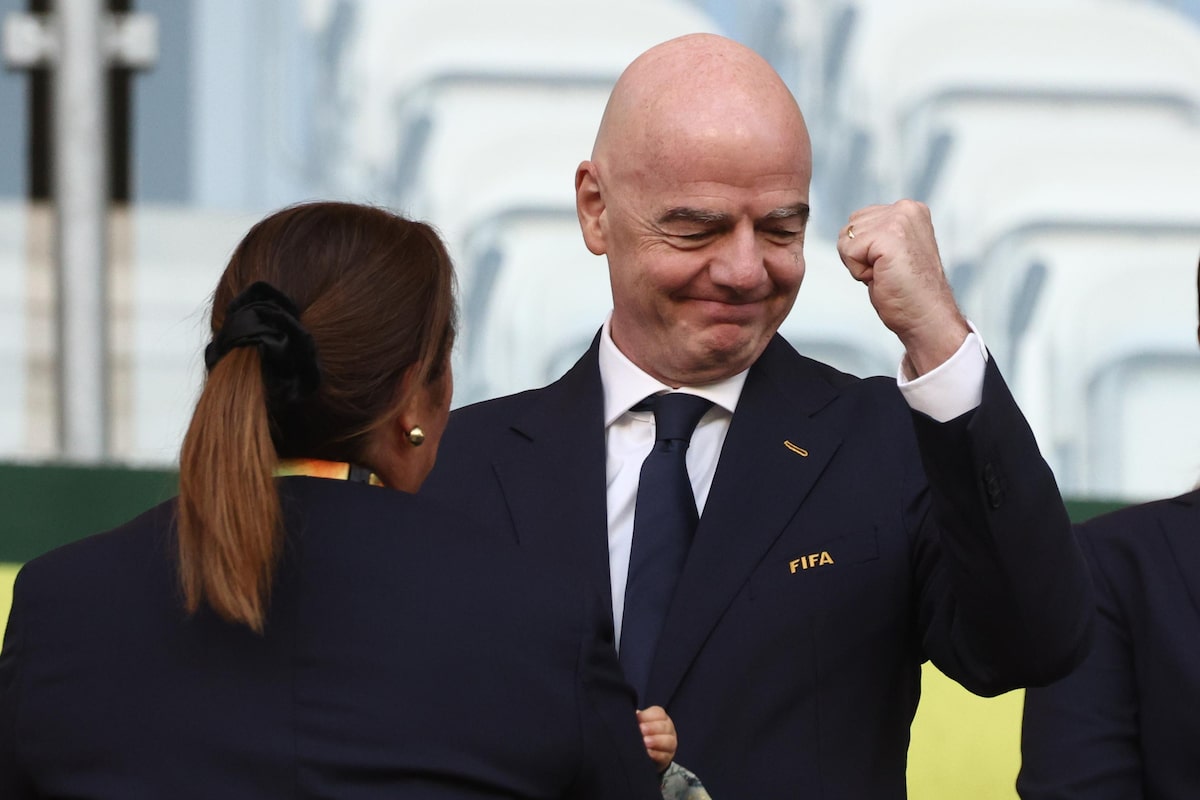 Jornal inglês revela salário não declarado de Infantino para bancar vida luxuosa em Miami