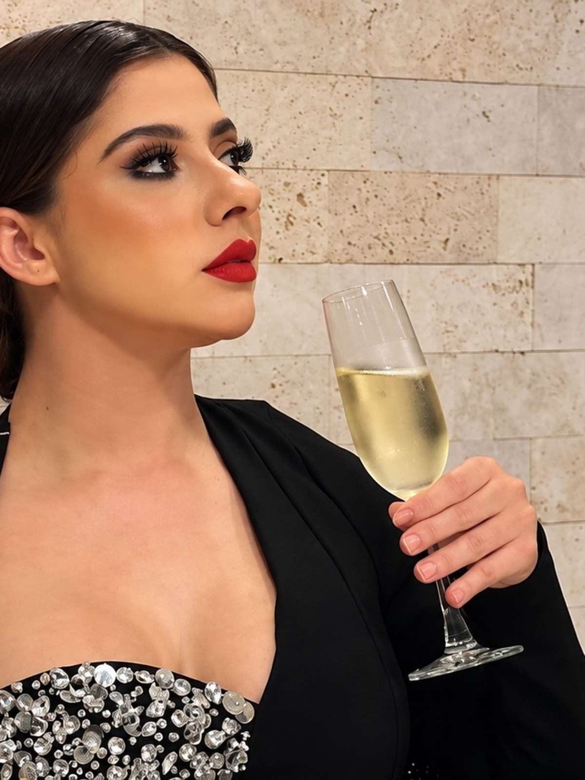Influenciadora é suspeita de assumir tráfico ligado à máfia italiana após prisão do marido