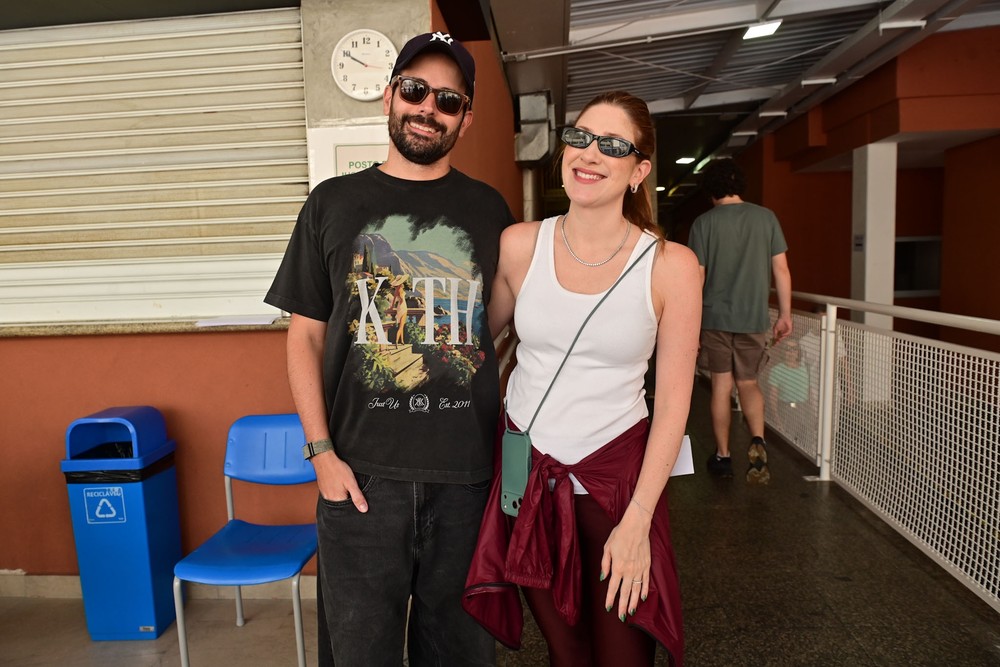 Famosos vão às urnas no 1º turno das Eleições 2026; veja fotos