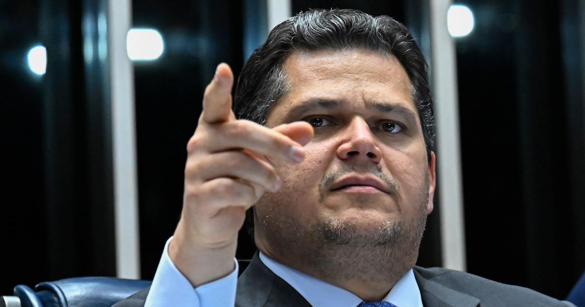 Alcolumbre diz que já há assinaturas para ‘acelerar’ PEC do fim da escala 6x1 nesta quarta