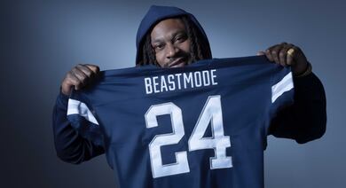Pancadas em jogo de futebol americano equivalem a sete acidentes de carro, revela ex-atleta