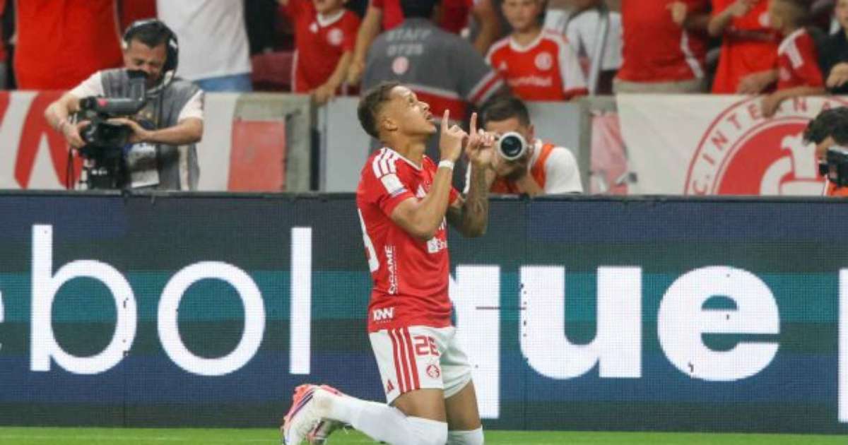 Internacional vence duelo direto e deixa Corinthians à beira do Z4