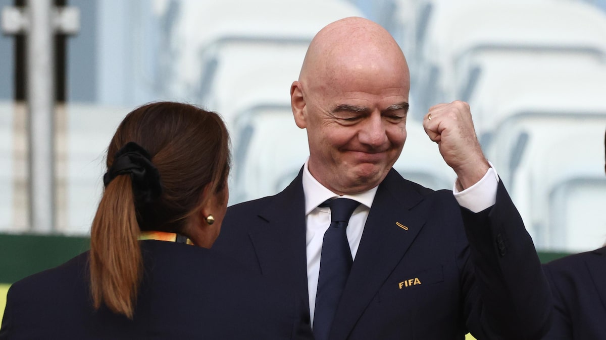 Jornal inglês revela salário não declarado de Infantino para bancar vida luxuosa em Miami